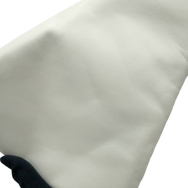 ロエベ クラッチバッグ リボン レザー 332.82.K78 LOEWE 白