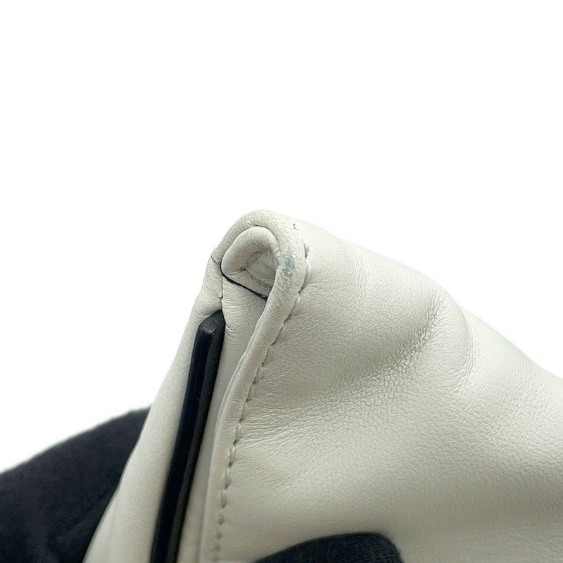 ロエベ クラッチバッグ リボン レザー 332.82.K78 LOEWE 白