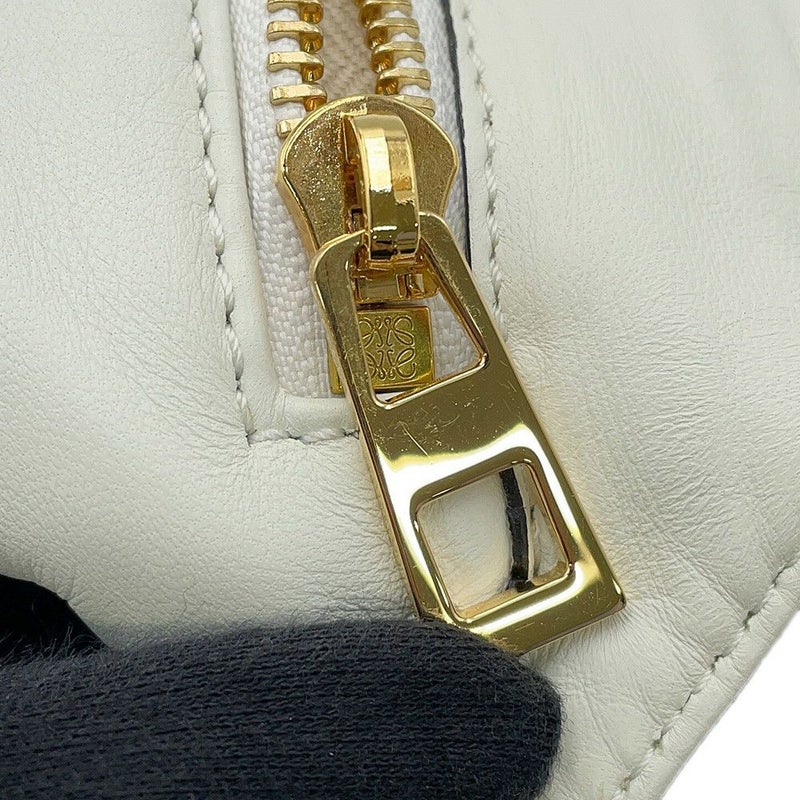 ロエベ クラッチバッグ リボン レザー 332.82.K78 LOEWE 白