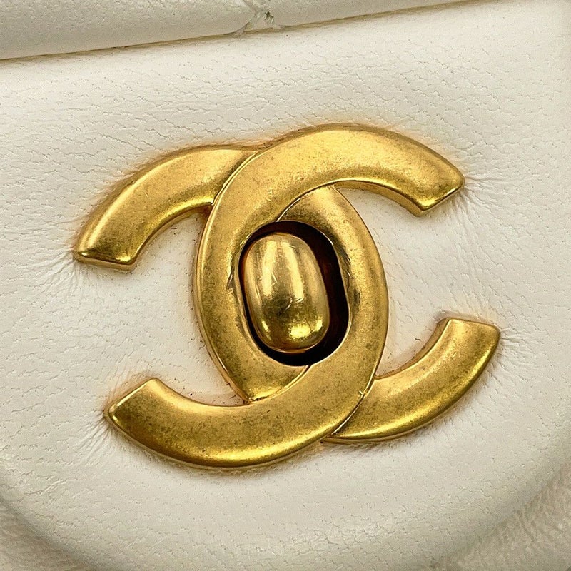 シャネル チェーンショルダーバッグ ミニマトラッセ ココマーク ラムスキン AS1786 CHANEL ココボール 白
