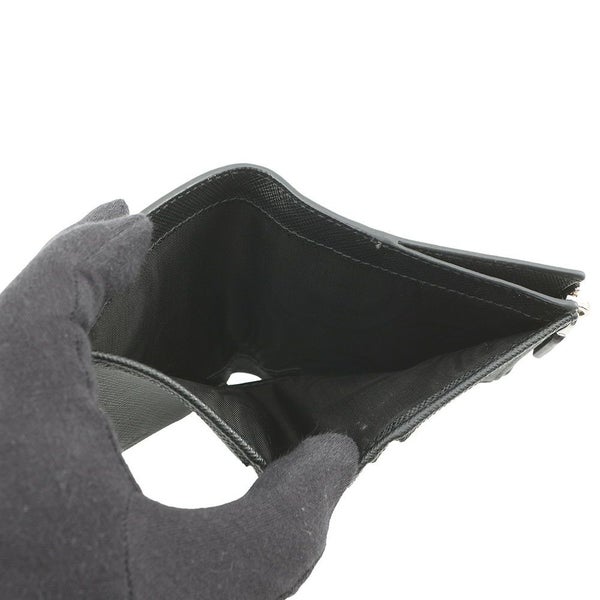 プラダ 二つ折り財布 サフィアーノ トライアングルロゴ 2ML049 PRADA 黒