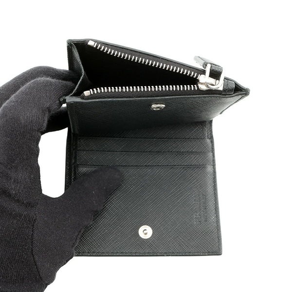 プラダ 二つ折り財布 サフィアーノ トライアングルロゴ 2ML049 PRADA 黒