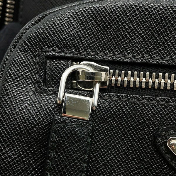 プラダ ボディバッグ トライアングルロゴ レザー 2VZ031 PRADA 黒