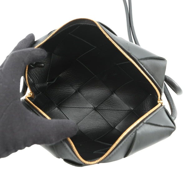 ボッテガヴェネタ ショルダーバッグ イントレチャート スモール カセット ラムスキン 709417 BOTTEGA VENETA 黒