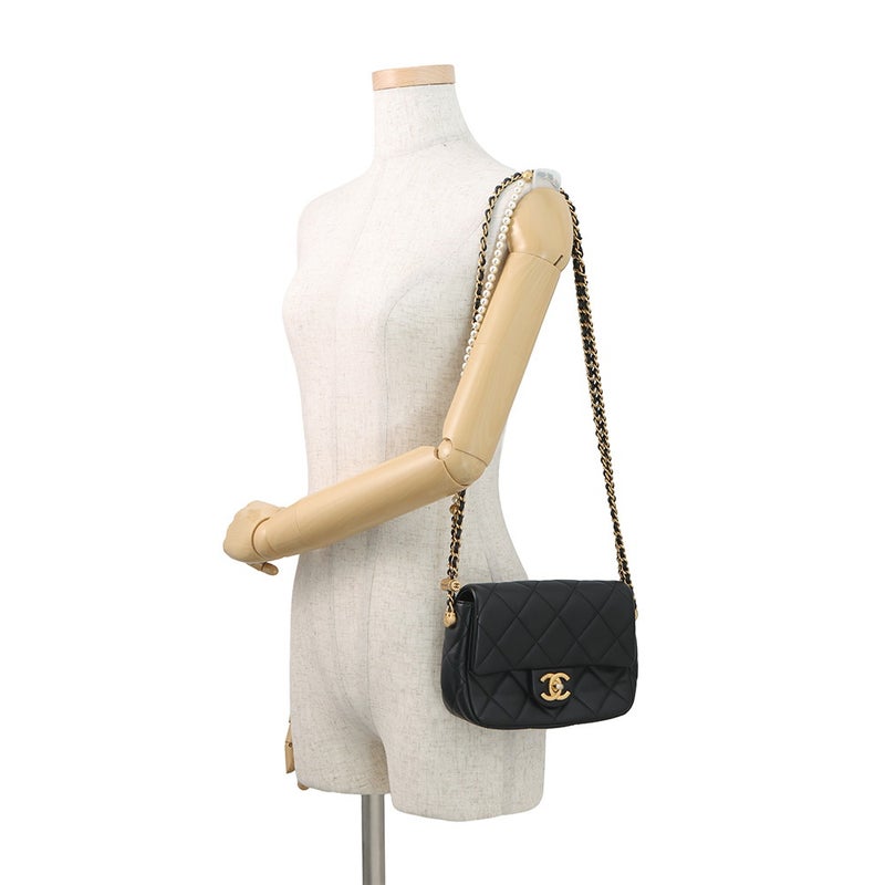シャネル チェーンショルダーバッグ ミニマトラッセ フェイクパール ラムスキン AS2855 CHANEL バッグ 2ｗay 黒