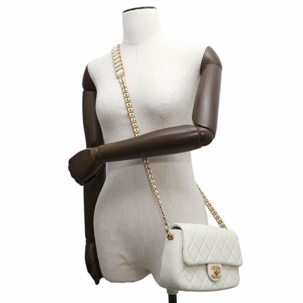 シャネル チェーンショルダーバッグ ココマーク マトラッセ コインモチーフ キャビアスキン AS2528 CHANEL 白