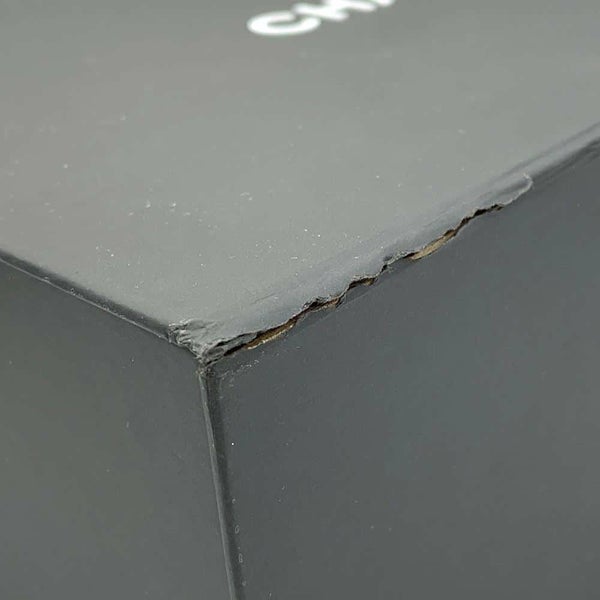 シャネル チェーンショルダーバッグ ココマーク マトラッセ コインモチーフ キャビアスキン AS2528 CHANEL 白