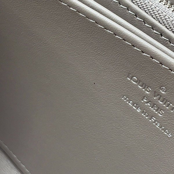 ルイヴィトン 長財布 モノグラム・マヒナ ジッピー・ウォレット M81642 LOUIS VUITTON ヴィトン 財布 ラウンドファスナー