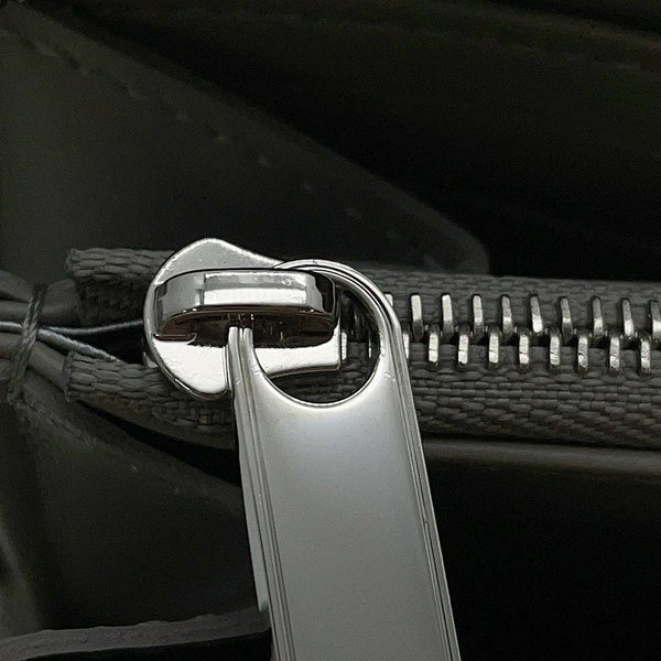 ルイヴィトン 長財布 モノグラム・マヒナ ジッピー・ウォレット M81642 LOUIS VUITTON ヴィトン 財布 ラウンドファスナー