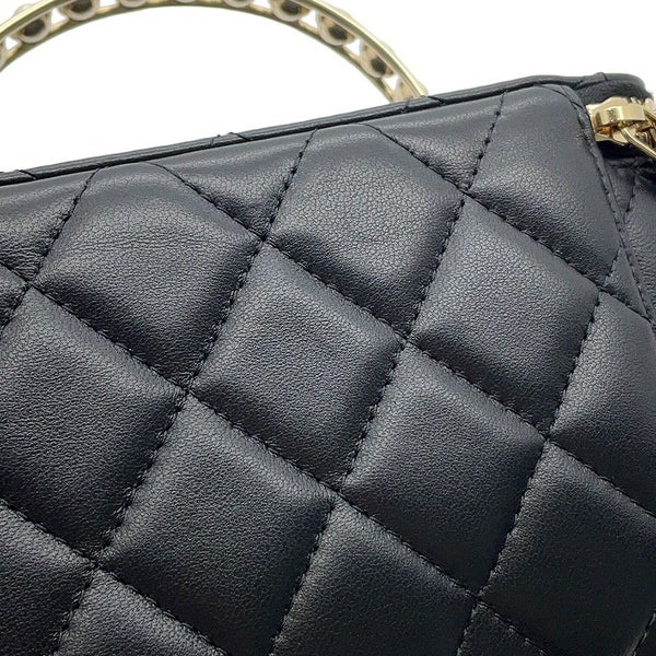 シャネル チェーンショルダーバッグ マトラッセ ココマーク フェイクパール ヴァニティ ラムスキン AP2199 CHANEL 黒