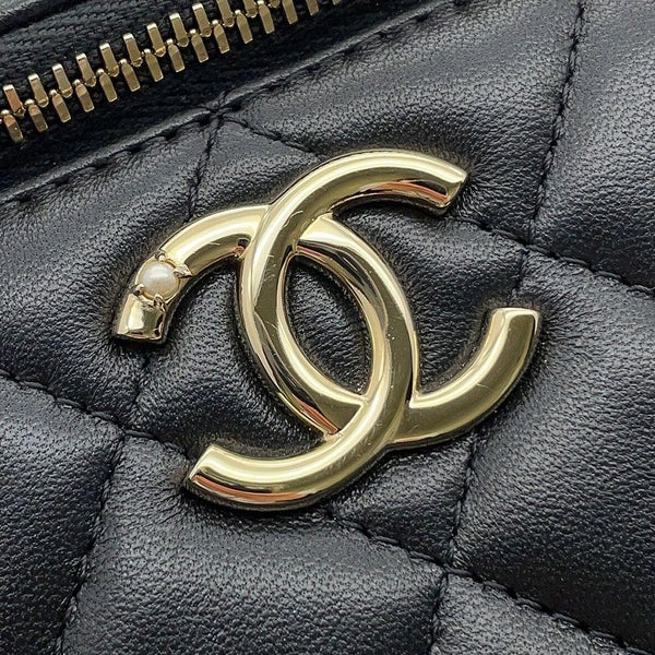 シャネル チェーンショルダーバッグ マトラッセ ココマーク フェイクパール ヴァニティ ラムスキン AP2199 CHANEL 黒