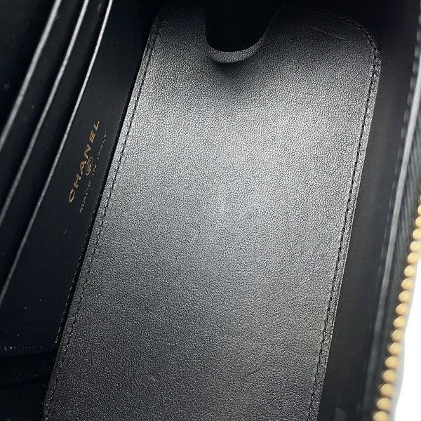 シャネル チェーンショルダーバッグ マトラッセ ココマーク フェイクパール ヴァニティ ラムスキン AP2199 CHANEL 黒