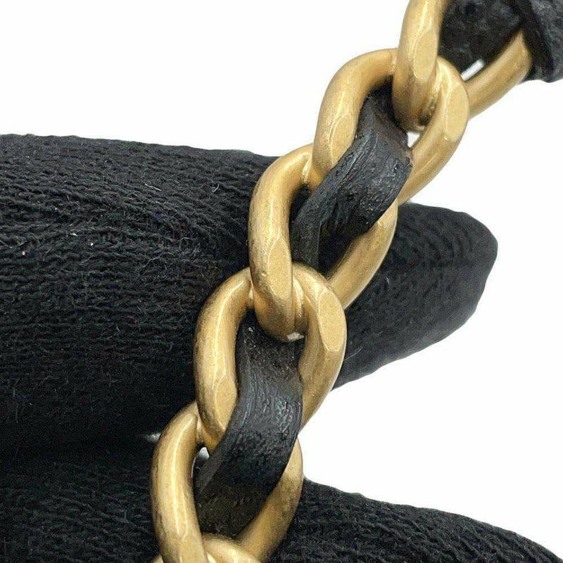 シャネル フォンホルダー マトラッセ ココマーク キャビアスキン AP1262 CHANEL 黒 チェーンショルダーバッグ