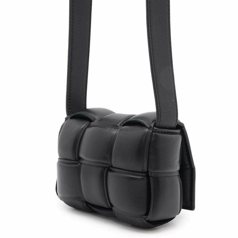 ボッテガヴェネタ ショルダーバッグ イントレチャート キャンディ パデッド カセット ラムスキン 716648 黒