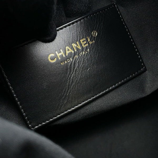 シャネル チェーンショルダーバッグ CHANEL25 ミディアム ココマーク マトラッセ  キャビアスキン AS5293 CHANEL 黒