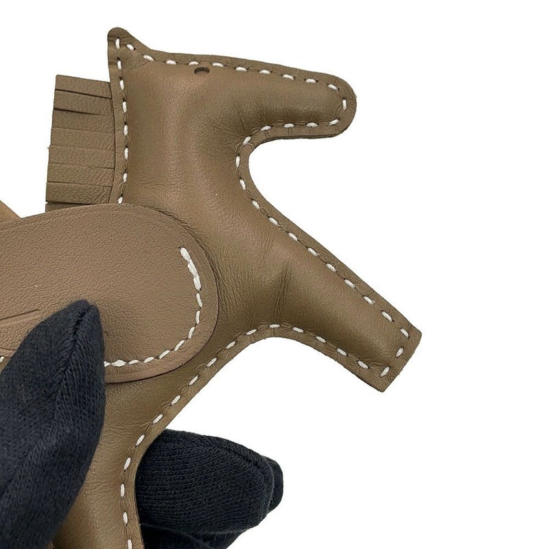 エルメス バッグチャーム ロデオPM ペガサス エトゥープ ラムスキン G刻印 HERMES