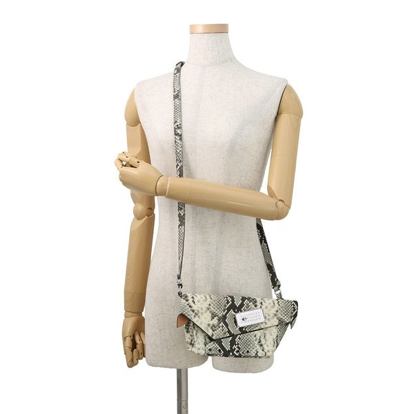 メゾンマルジェラ ショルダーバッグ スナッチト パイソン型押しレザー S56WF0156 Maison Margiela