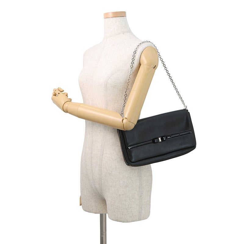 サルヴァトーレ・フェラガモ チェーンショルダーバッグ ヴァラ リボン パテント レザー 21C671 Ferragamo 黒