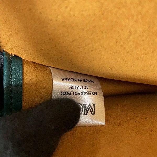 エムシーエム ショルダーウォレット ヴィセトス レザー MXEBAKM01JY001 MCM 財布