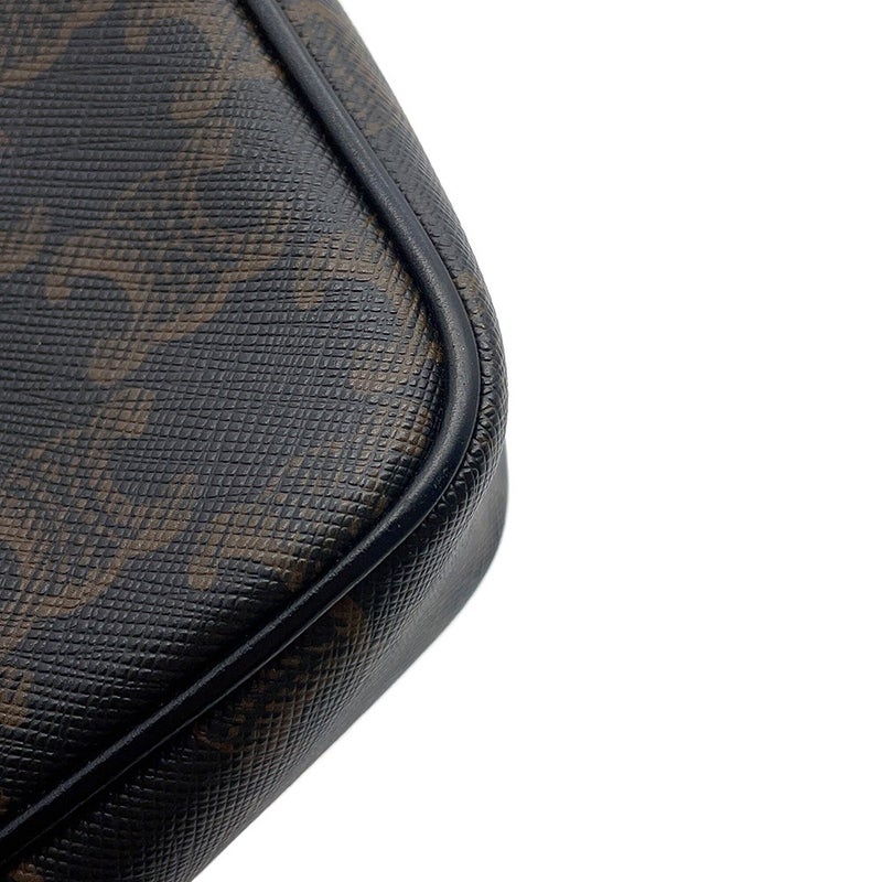 セリーヌ ショルダーバッグ トリオンフ ホリゾンタル ミディアム メッセンジャーバッグ PVC/レザー 194502CIM.38NO CELINE 黒