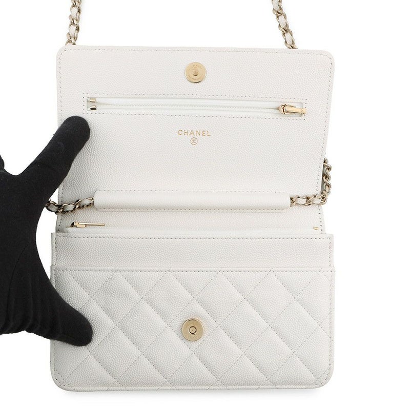シャネル チェーンウォレット マトラッセ ココマーク ビジュー キャビアスキン CHANEL 財布 白