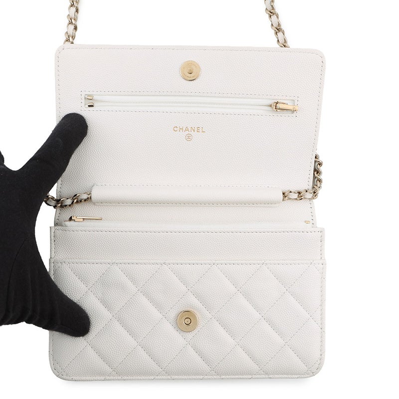 シャネル チェーンウォレット マトラッセ ココマーク ビジュー キャビアスキン CHANEL 財布 白