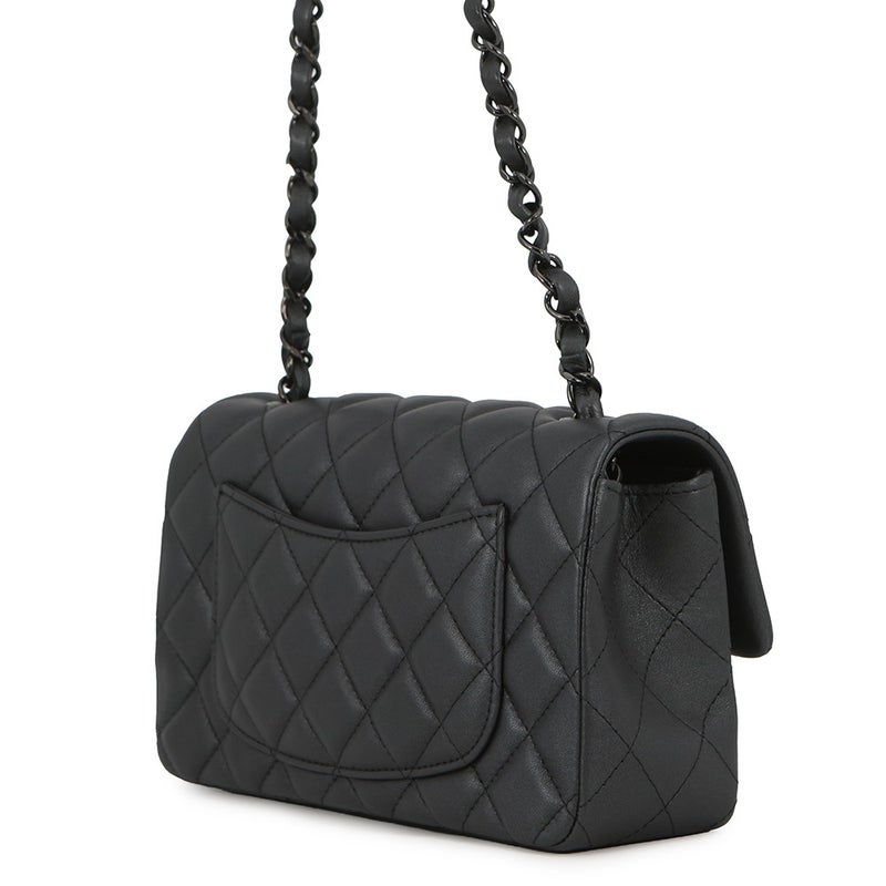 シャネル チェーンショルダーバッグ ココマーク ミニ マトラッセ 20 ラムスキン A69900 CHANEL 黒