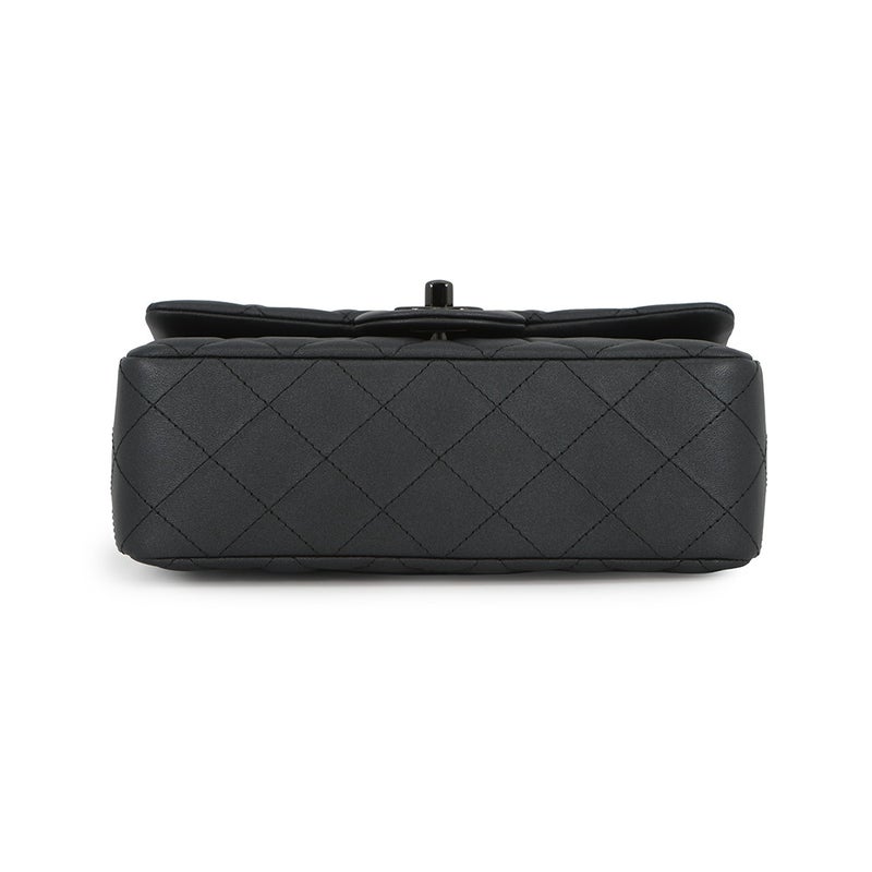 シャネル チェーンショルダーバッグ ココマーク ミニ マトラッセ 20 ラムスキン A69900 CHANEL 黒