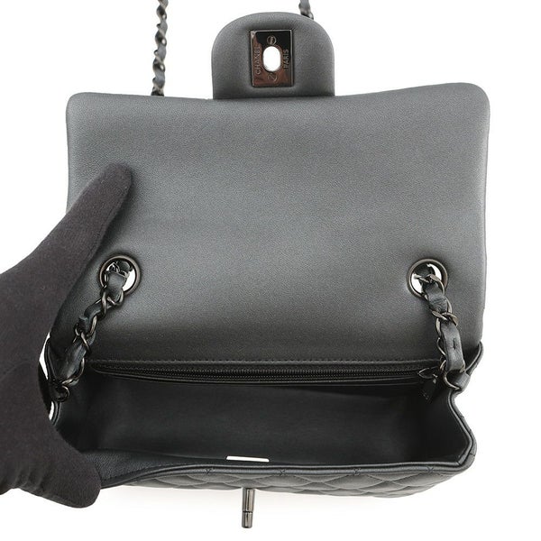 シャネル チェーンショルダーバッグ ココマーク ミニ マトラッセ 20 ラムスキン A69900 CHANEL 黒