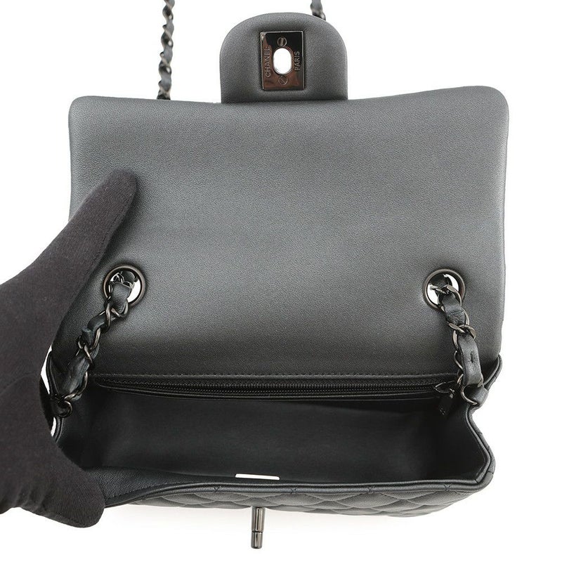 シャネル チェーンショルダーバッグ ココマーク ミニ マトラッセ 20 ラムスキン A69900 CHANEL 黒
