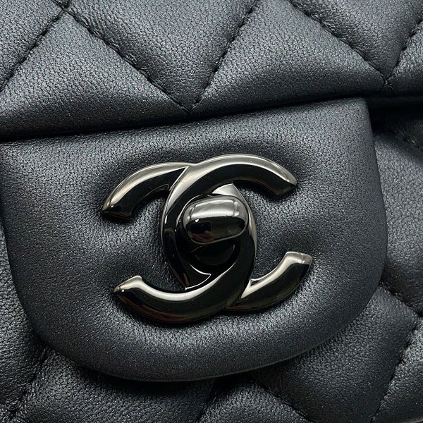 シャネル チェーンショルダーバッグ ココマーク ミニ マトラッセ 20 ラムスキン A69900 CHANEL 黒