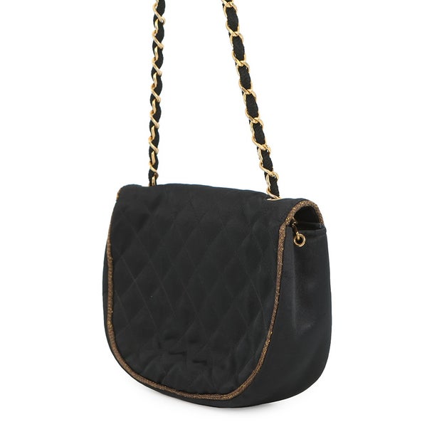 シャネル チェーンショルダーバッグ マトラッセ ココマーク サテン CHANEL 黒