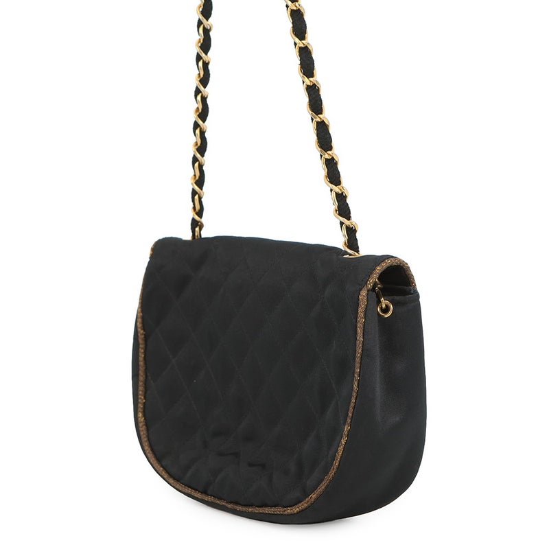 シャネル チェーンショルダーバッグ マトラッセ ココマーク サテン CHANEL 黒