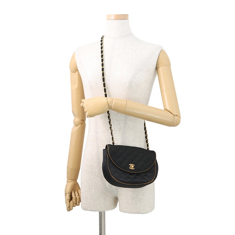 シャネル チェーンショルダーバッグ マトラッセ ココマーク サテン CHANEL 黒