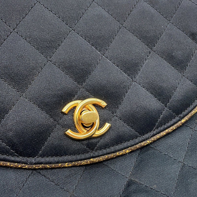 シャネル チェーンショルダーバッグ マトラッセ ココマーク サテン CHANEL 黒