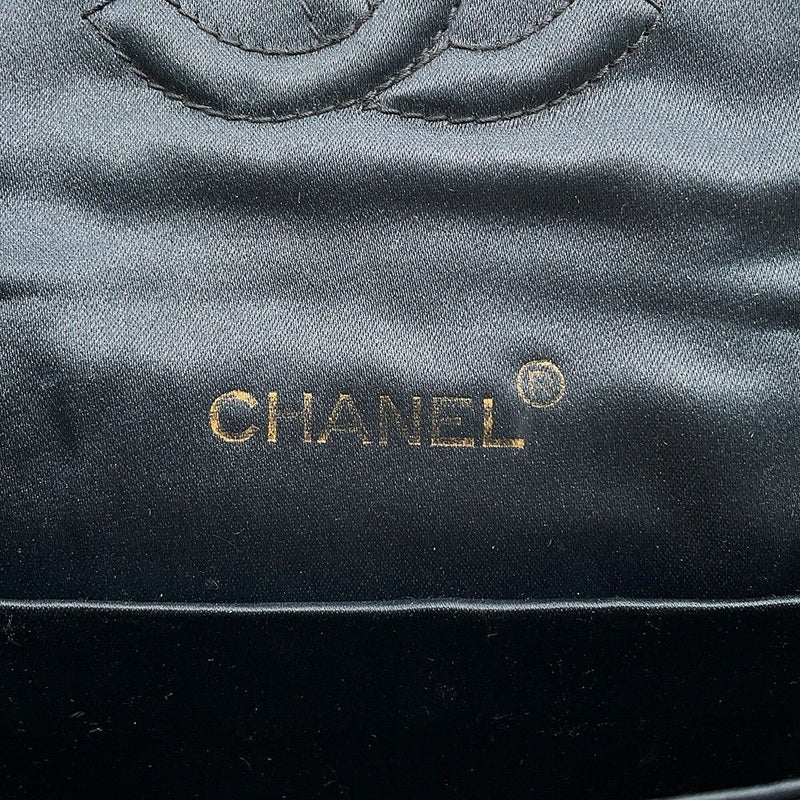 シャネル チェーンショルダーバッグ マトラッセ ココマーク サテン CHANEL 黒