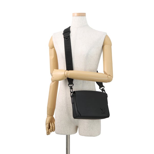 ルイヴィトン ショルダーバッグ LV アエログラム テイクオフ・メッセンジャーPM  M24769 LOUIS VUITTON ブラック 黒