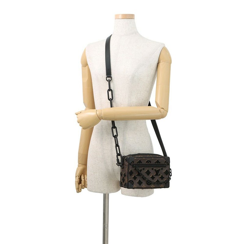 ルイヴィトン ショルダーバッグ モノグラム・タフタージュ ミニ ・ソフトトランク M68970 ブラック 黒