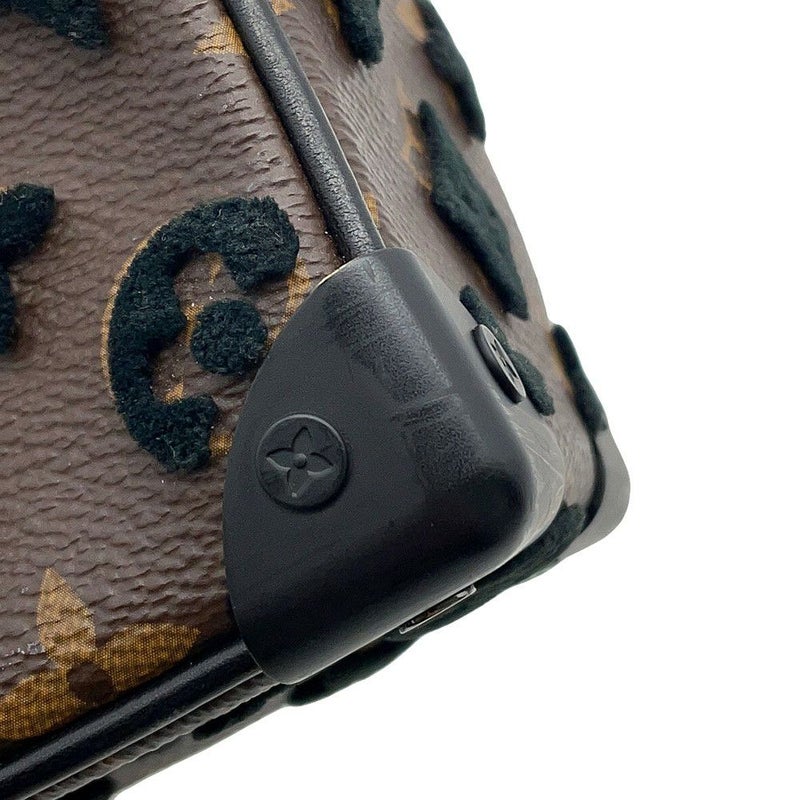 ルイヴィトン ショルダーバッグ モノグラム・タフタージュ ミニ ・ソフトトランク M68970 ブラック 黒