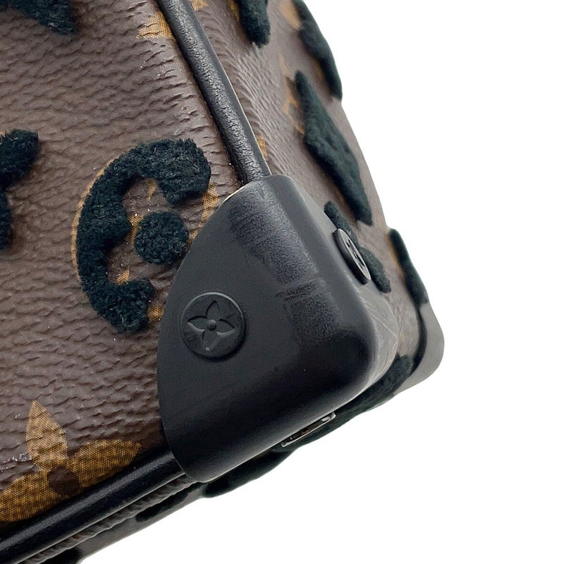 ルイヴィトン ショルダーバッグ モノグラム・タフタージュ ミニ ・ソフトトランク M68970 ブラック 黒