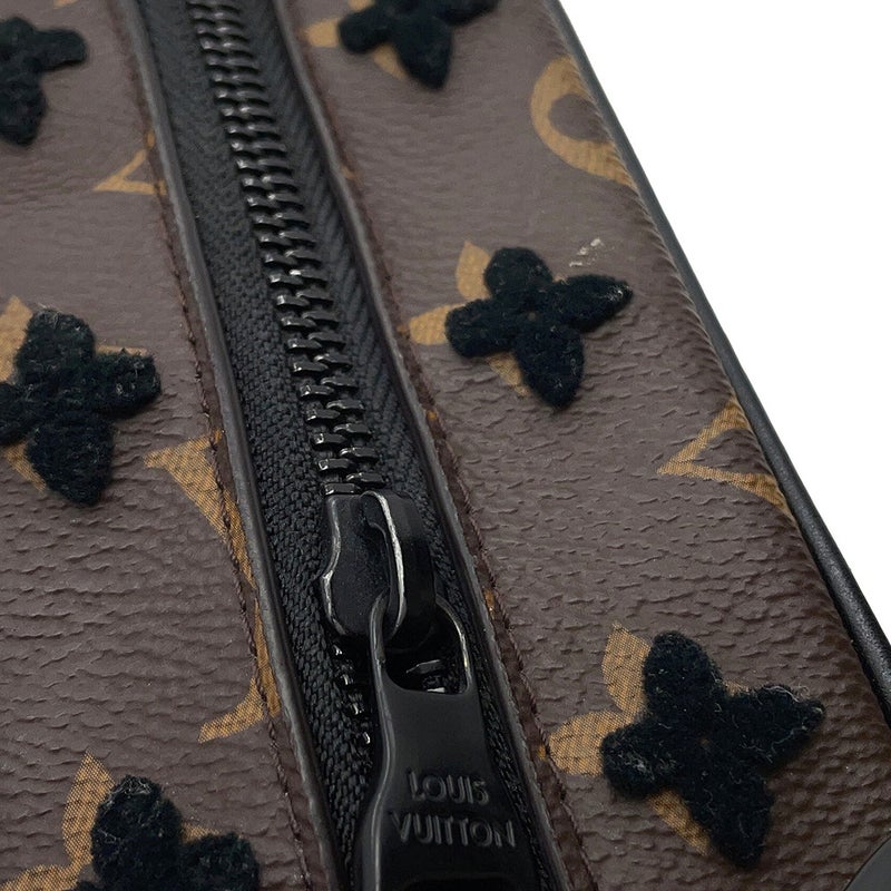 ルイヴィトン ショルダーバッグ モノグラム・タフタージュ ミニ ・ソフトトランク M68970 ブラック 黒