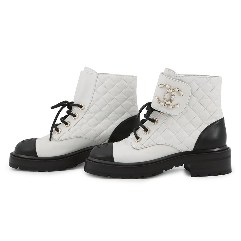 シャネル ショートブーツ マトラッセ ココマーク CHANEL19 レザー レディースサイズ36 1/2C G36424 CHANEL 靴 白 黒
