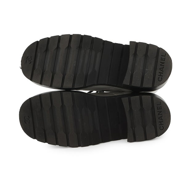 シャネル ショートブーツ マトラッセ ココマーク CHANEL19 レザー レディースサイズ36 1/2C G36424 CHANEL 靴 白 黒