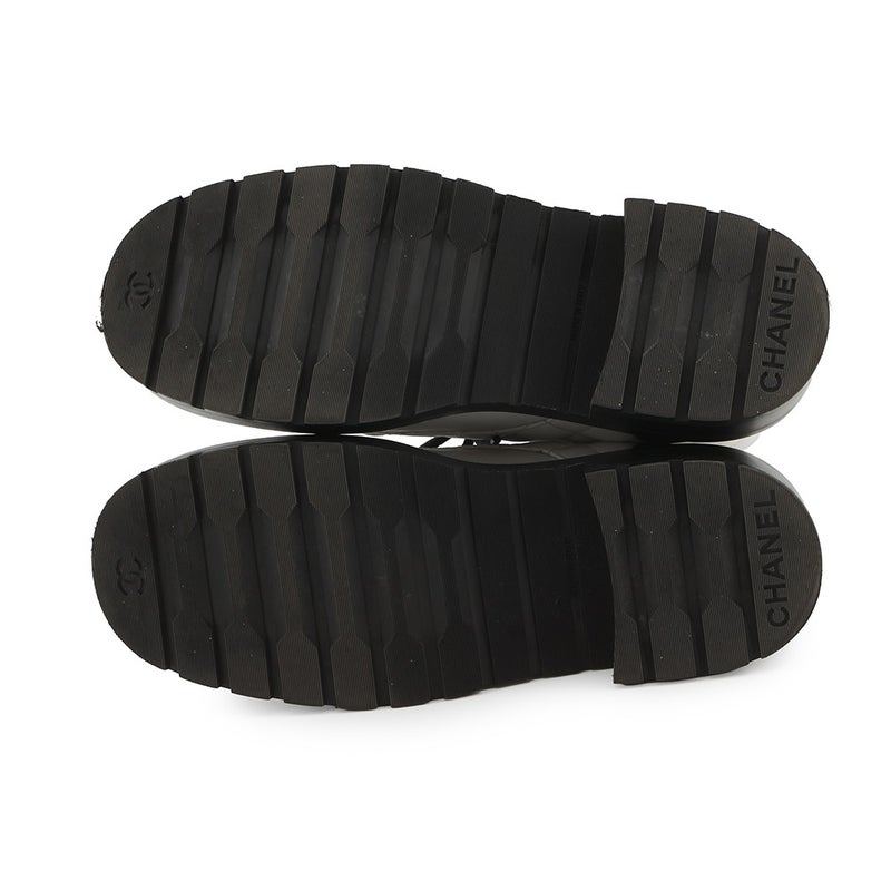 シャネル ショートブーツ マトラッセ ココマーク CHANEL19 レザー レディースサイズ36 1/2C G36424 CHANEL 靴 白 黒