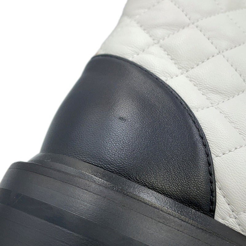 シャネル ショートブーツ マトラッセ ココマーク CHANEL19 レザー レディースサイズ36 1/2C G36424 CHANEL 靴 白 黒