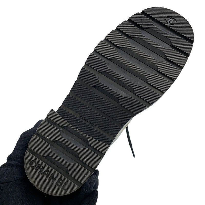 シャネル ショートブーツ マトラッセ ココマーク CHANEL19 レザー レディースサイズ36 1/2C G36424 CHANEL 靴 白 黒