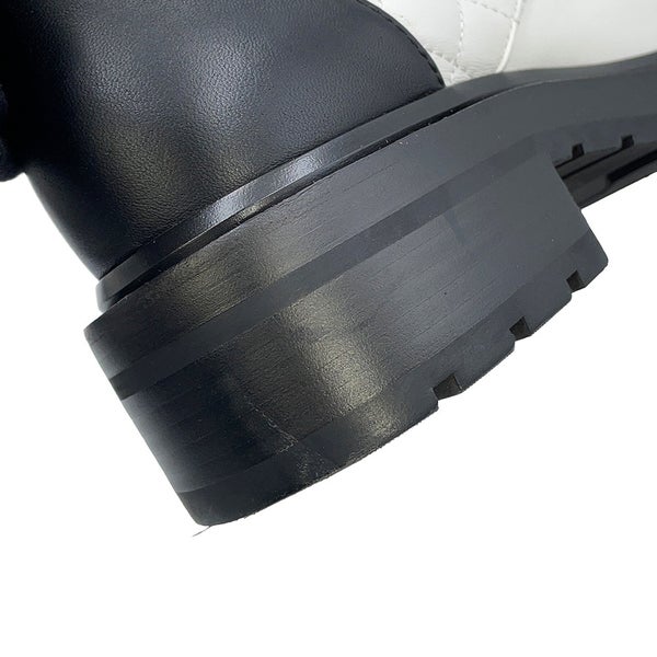 シャネル ショートブーツ マトラッセ ココマーク CHANEL19 レザー レディースサイズ36 1/2C G36424 CHANEL 靴 白 黒