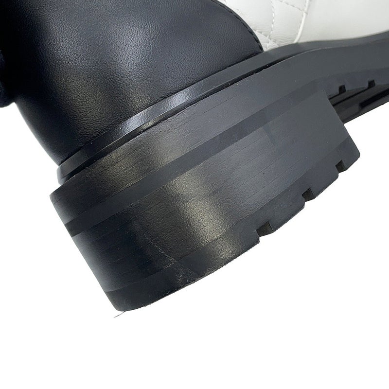 シャネル ショートブーツ マトラッセ ココマーク CHANEL19 レザー レディースサイズ36 1/2C G36424 CHANEL 靴 白 黒