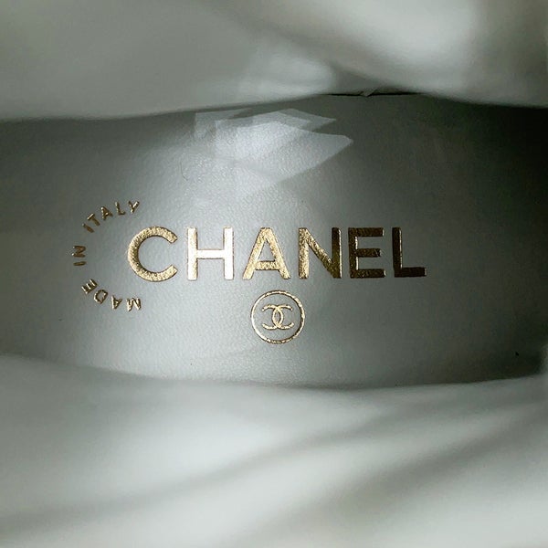 シャネル ショートブーツ マトラッセ ココマーク CHANEL19 レザー レディースサイズ36 1/2C G36424 CHANEL 靴 白 黒