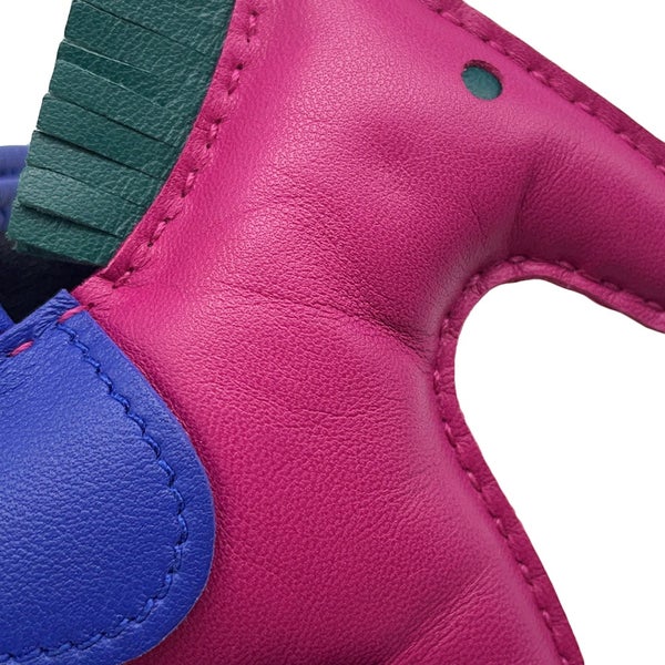 エルメス バッグチャーム ロデオ MM ローズパープル/ブルーエレクトリック/マラカイト ラムスキン A刻印